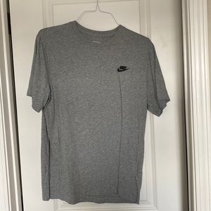 Men’s Nike Club Tee